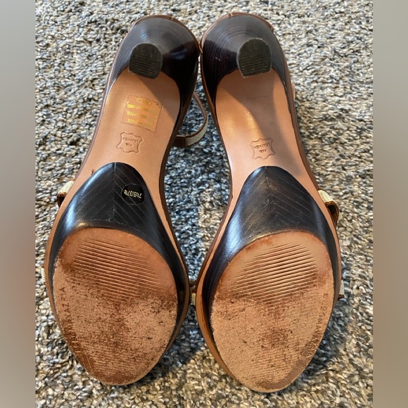 BCBG MAX AZRIA Heel - Picture 4 of 6